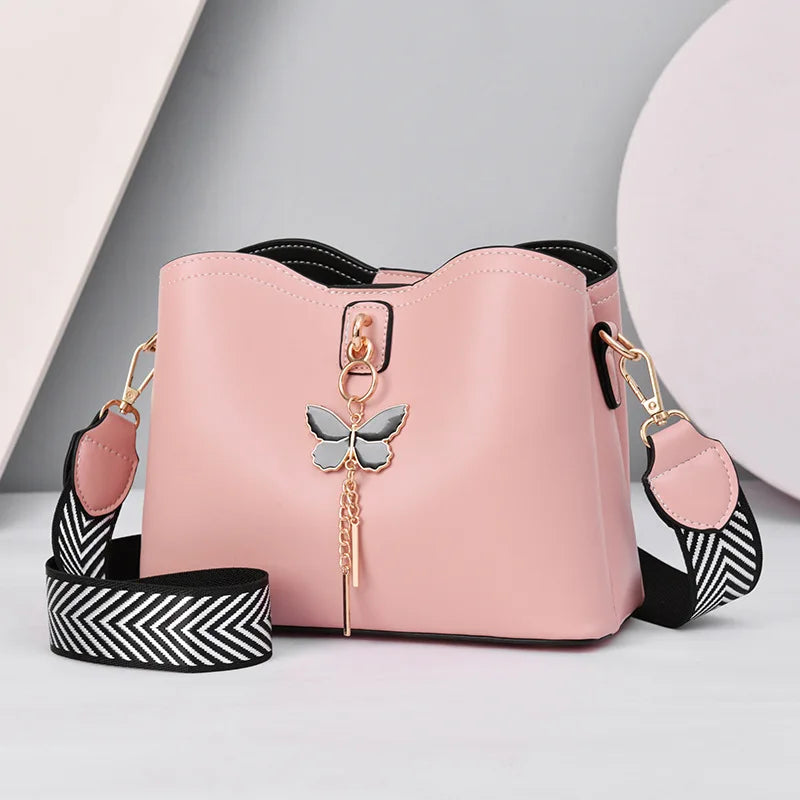 Bolsa de Ombro YNMY Tipo Balde Feminina