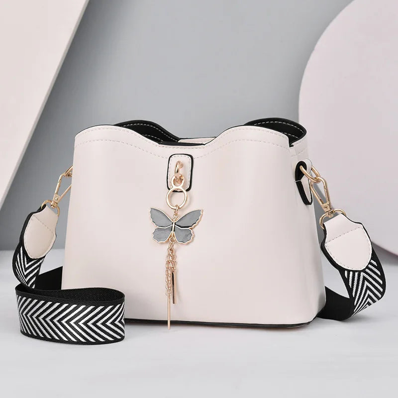 Bolsa de Ombro YNMY Tipo Balde Feminina